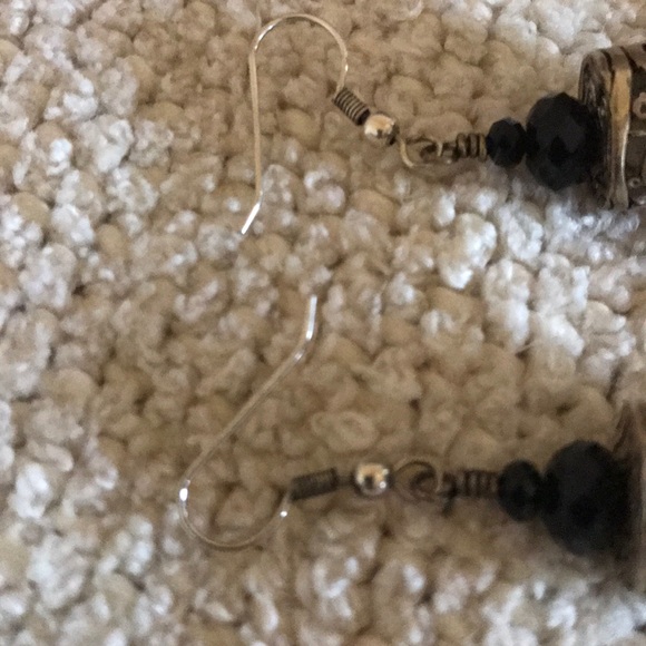 Vintage Silvertone and Black Earrings - Picture 5 of 5
